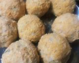 A picture of step 6 of Cheesy chutney stuffed cracker balls.