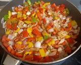 ઇટાલિયન વેજ ચીઝ પીઝા (Italian Veg. Cheese Pizza Recipe In Gujarati) રેસીપી સ્ટેપ3ફોટો