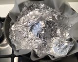 Foto del passaggio 5 della ricetta Gazpacho di datterini con gamberi allo zenzero