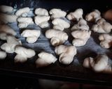 Foto del paso 3 de la receta: Pancitos y cuernitos de grasa, rápido y fácil.🍞