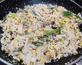 A picture of step 3 of Arisi upma (rice rava upma).
