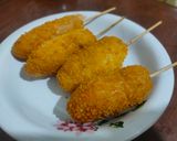 Foto langkah ke 5 dari resep Corndog mini.
