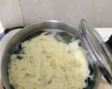 Foto langkah ke 2 dari resep Sop Telur Tomat Timun.