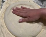 Foto del passaggio 10 della ricetta Pizze al piatto (67% idratazione) 🍕