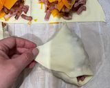 Une image de l'étape 5 de Triangles fourrés au Lardons et à la Mimolette.