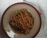 Foto langkah ke 5 dari resep Mie Goreng Ekonomis.