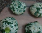 A picture of step 2 of Crispy Methi paratha.