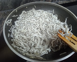 Foto del paso 3 de la receta: Timbal de ensalada con gulas al ajillo