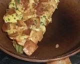 Foto langkah ke 5 dari resep Omelet Roti Tawar Isi.