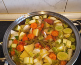 Foto del paso 2 de la receta: Crema de verduras con picatostes caseros