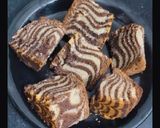 A picture of step 14 of Zebra Cake.