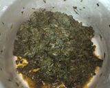 A picture of step 1 of Palak methi chicken.