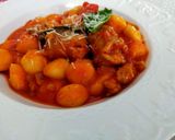 Foto del passaggio 3 della ricetta Gnocchi con salsiccia speck parmigiano