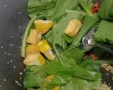 Foto langkah ke 5 dari resep Tumis Tahu caisin wijen.