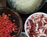 Foto del paso 3 de la receta: Lentejas guisadas 🍲con carne y chorizo colorado