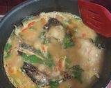 Foto langkah ke 2 dari resep Mangut Ikan Tuna Kemangi.