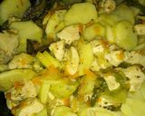 Foto del paso 1 de la receta: Pechuga con verduras y ensalada