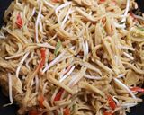 Foto langkah ke 5 dari resep Kwetiau Goreng.