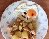 รูปขั้นตอนการทำที่ 4 ของ ไก่ผัดมันฝรั่ง~ไข่ดาว