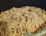 Foto del paso 5 de la receta: Tallarines con gambas al ajillo