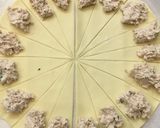 Une image de l'étape 1 de Mini croissant tartare thon persil.