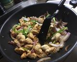 A picture of step 2 of Mexican fajitas.