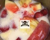 A picture of step 2 of Fruity milkshake.