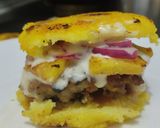 Foto del paso 14 de la receta: Arepa🫓burger🍔de pollo🥯🍗🍍🧀🧄