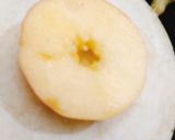 A picture of step 2 of Apple pancake.