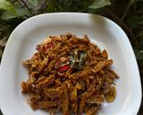 Foto langkah ke 3 dari resep Orek tempe kering.