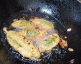 A picture of step 4 of Chilli pakora 🌶️🌶️.