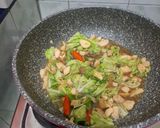 Foto langkah ke 4 dari resep Mie Instan Goreng Rendah Kalori, Tinggi Protein (Telur + Dada Ayam 100gr).