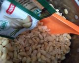 Foto langkah ke 2 dari resep Kacang Goreng Bawang Putih.