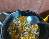 Foto langkah ke 5 dari resep MaMi (Macaroni Mie) Jamur Sawit.