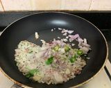 A picture of step 5 of Masala Omelette.