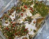 Foto langkah ke 4 dari resep Tim ikan ala thai / Thai steam fish with lime.
