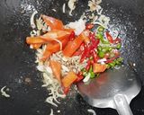 Foto langkah ke 3 dari resep Ide masakan harian 01 - tumis kangkung tetap hijau.