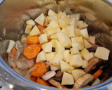 Foto del paso 4 de la receta: Carrilleras en salsa de champiñones y manzana