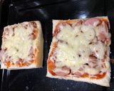 Foto langkah ke 4 dari resep Pizza Roti Tawar.