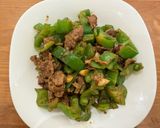 【炒】青椒炒牛肉的食譜步驟7照片