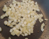 Foto del paso 2 de la receta: Pollo con setas y espinacas