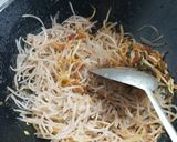 Foto langkah ke 5 dari resep Mie Sagu Goreng Kering.