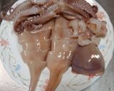 小黃瓜炒中卷的食譜步驟2照片