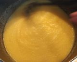 Foto del passaggio 1 della ricetta Polenta con ciuffi di calamaro in umido