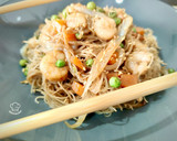 Foto del paso 7 de la receta: Fideos de arroz fritos con gambas estilo 3 delicias