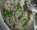 A picture of step 5 of Matter Pulao.