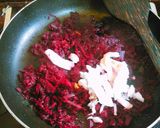 A picture of step 4 of Beetroot Aluva.