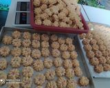 Foto langkah ke 4 dari resep Kue Sagu keju.