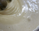 Foto del paso 3 de la receta: 🌟 Triffle de damascos 🌟 Postre en vaso en capas: bizcochuelo, crema de queso y damascos en almíbar 🌟