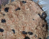 Foto del paso 5 de la receta: Galletitas avena, zanahorias y pasas!!